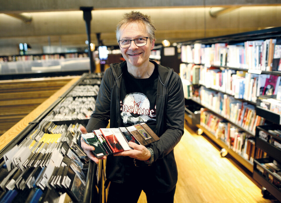 CD-ene til musikkavdelingen er fortsatt populære blant mange lånere, sier musikkbibliotekar Harald Rustlie.