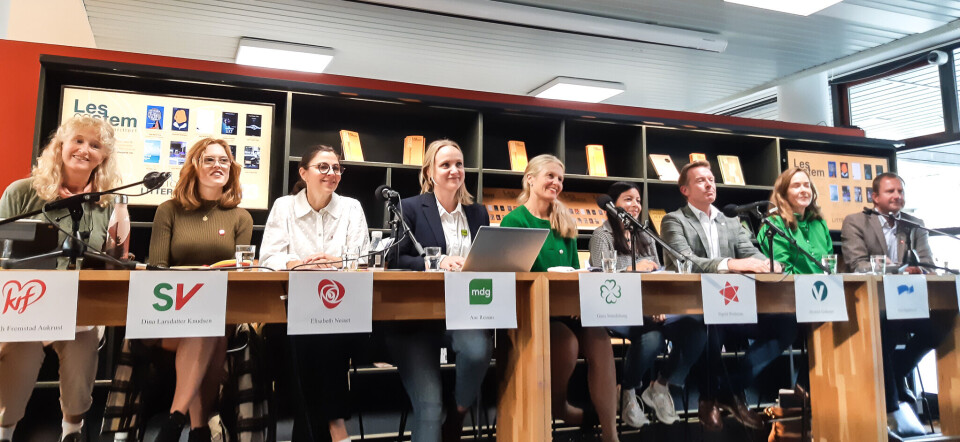 POLITIKERNE: Elisabeth Fremstad Aukrust (KrF), Dina Larsdatter Knudsen (SV), Elisabeth Nesset (AP), Ane Reinan (MDG), Guro Smedshaug (SP), Ingrid Wishman (R), Øystein Goksøyr (V), Elin Spjelkavik (H) og Torbjørn Espelien (FrP). Foto: Tove Andersson