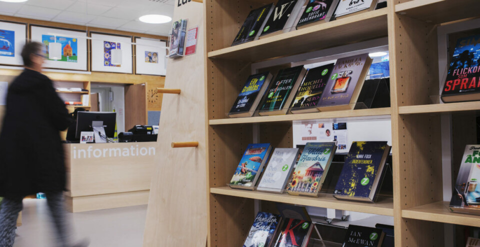 Ordensproblemer, trusler og krenkelser skaper misnøye i svenske bibliotek. En svensk studie peker på at bibliotekansatte er mer eksponert for trusler og vold enn mange andre yrkesgrupper. Illustrasjonsfoto: Lo Birgersson