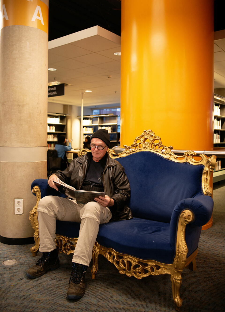 Trofast: Rob Hoogmoed kom til biblioteket for å sitte og lese den dagen det åpnet for 41 år siden. Foto: Eva Kylland