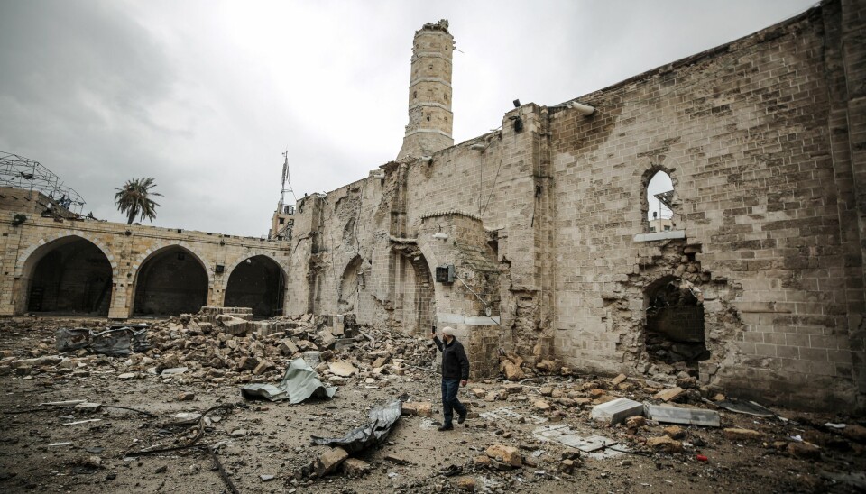 Omarimoskeen slik den så ut 27. januar i år. Den ble ødelagt i et israelsk luftangrep den 7. desember 2023.