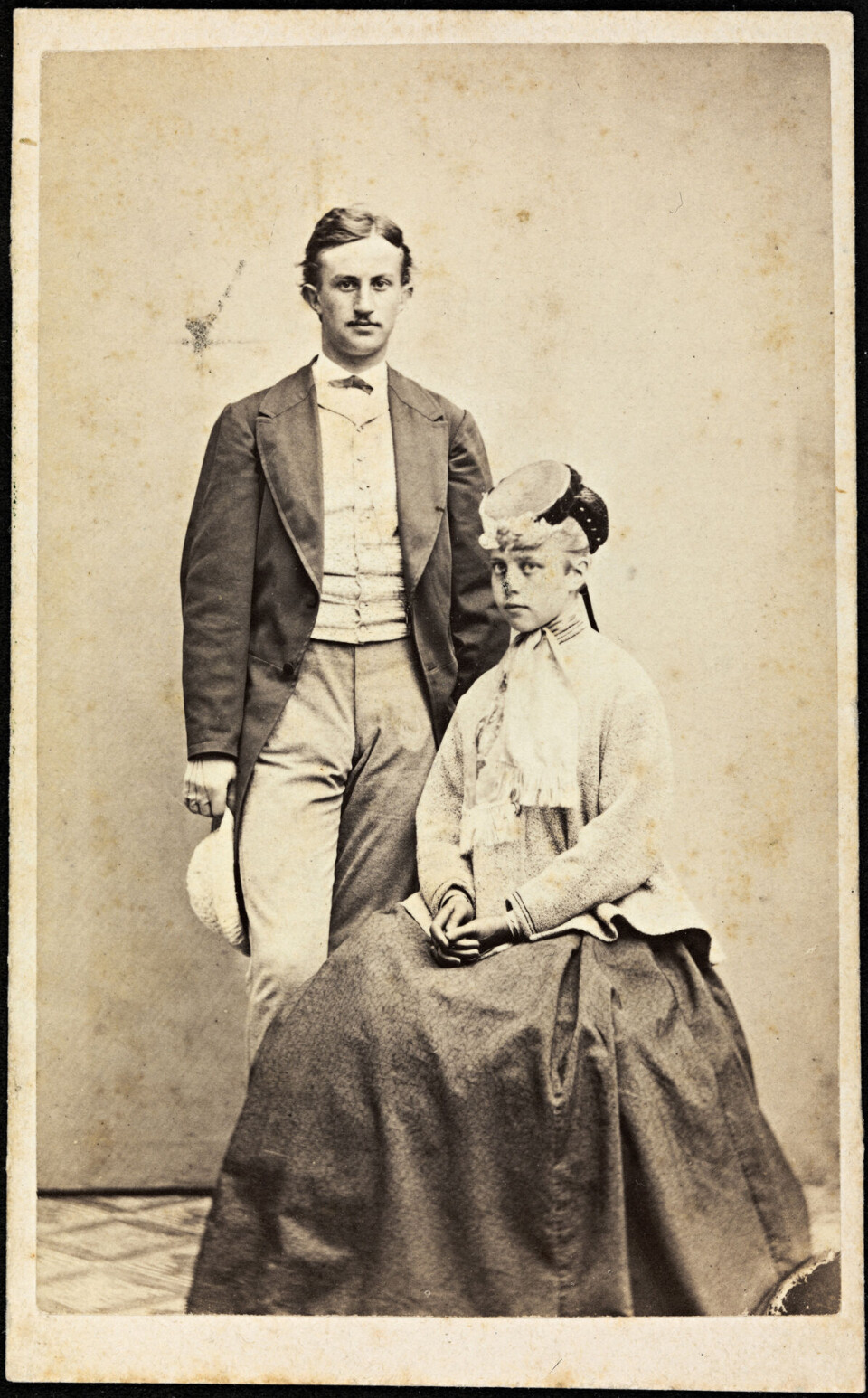 Tilkommende: Forlovelsesbilde av Alexander Kielland og Beathe Ramsland tatt rundt 1870.