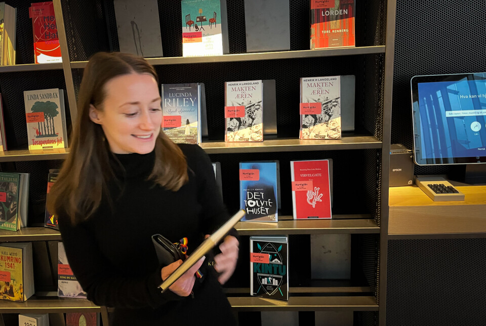Lydbokentusiast: - Jeg er egentlig ikke så flink til å lese bøker, sier forfatterbibliotekar Mari Nilsen. Men litteratur blir det likevel mye av - gjennom lydbøker.