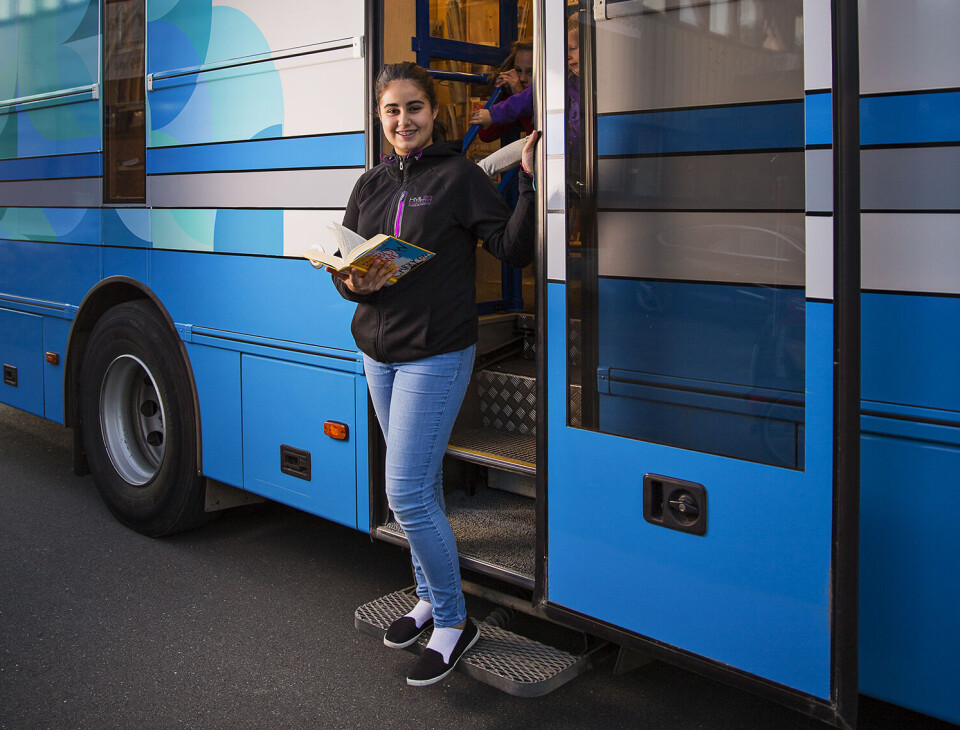 Fornøyde lånere: Moderne bibliotekbusser gir et fullverdig tilbud, med nettilgang, bestilling av fjernlån, oppdaterte samlinger og gjerne også arrangementer, skriver Mobilis i dette innlegget.
