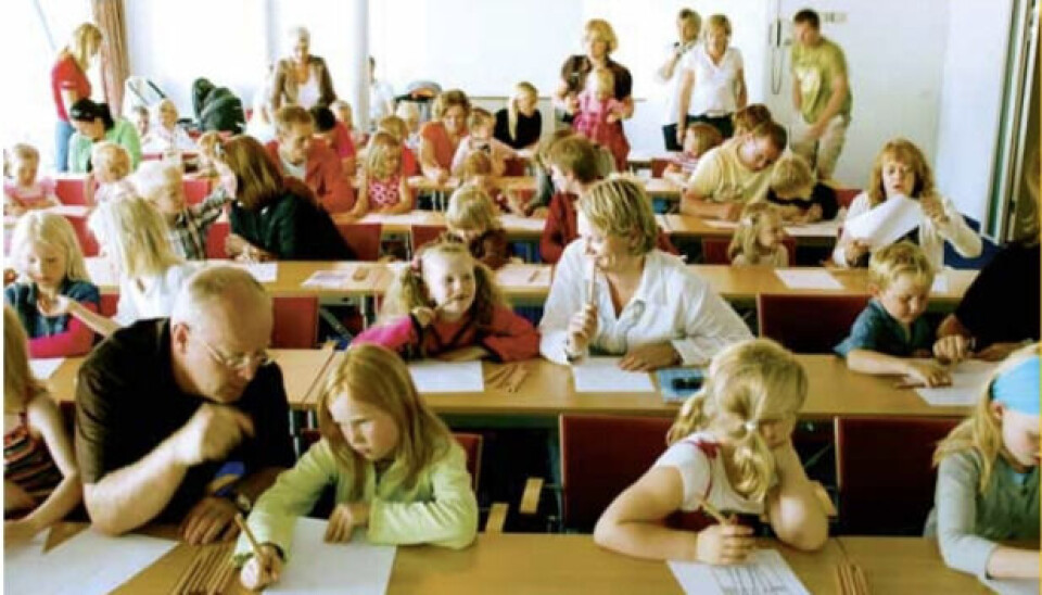 Barn som var på litteraturkrus med danskebåten fikk også tegnekurs med bokillustratører.